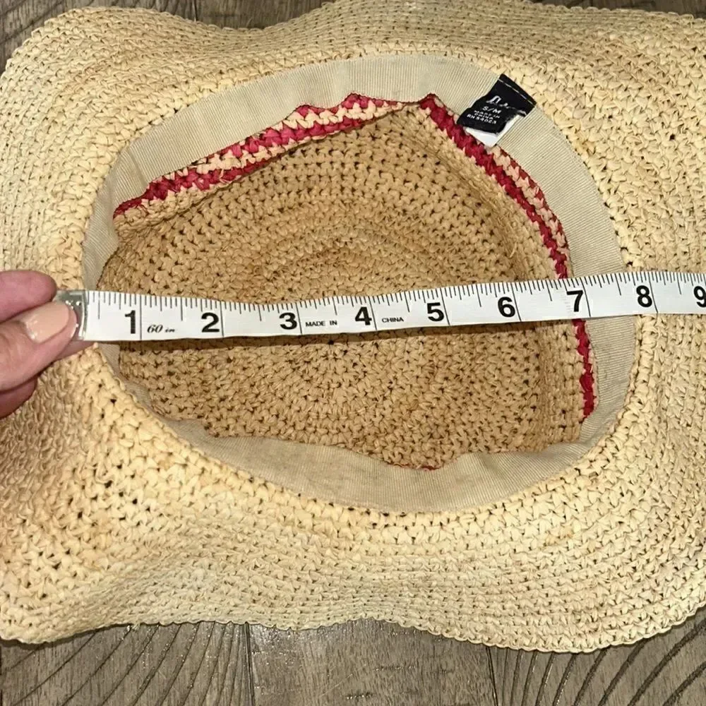 Fun 🤩 Hat 👒 fabulously flexible Pack away!!! ✈️ 🏝️ 🕶️ 👄 💄 Pink Stripes